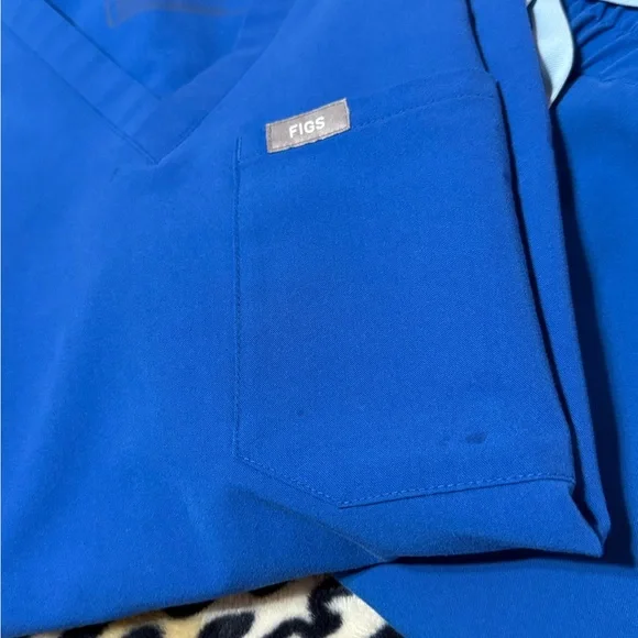 Figs Women’s Scrub Set - Picture 4 of 8